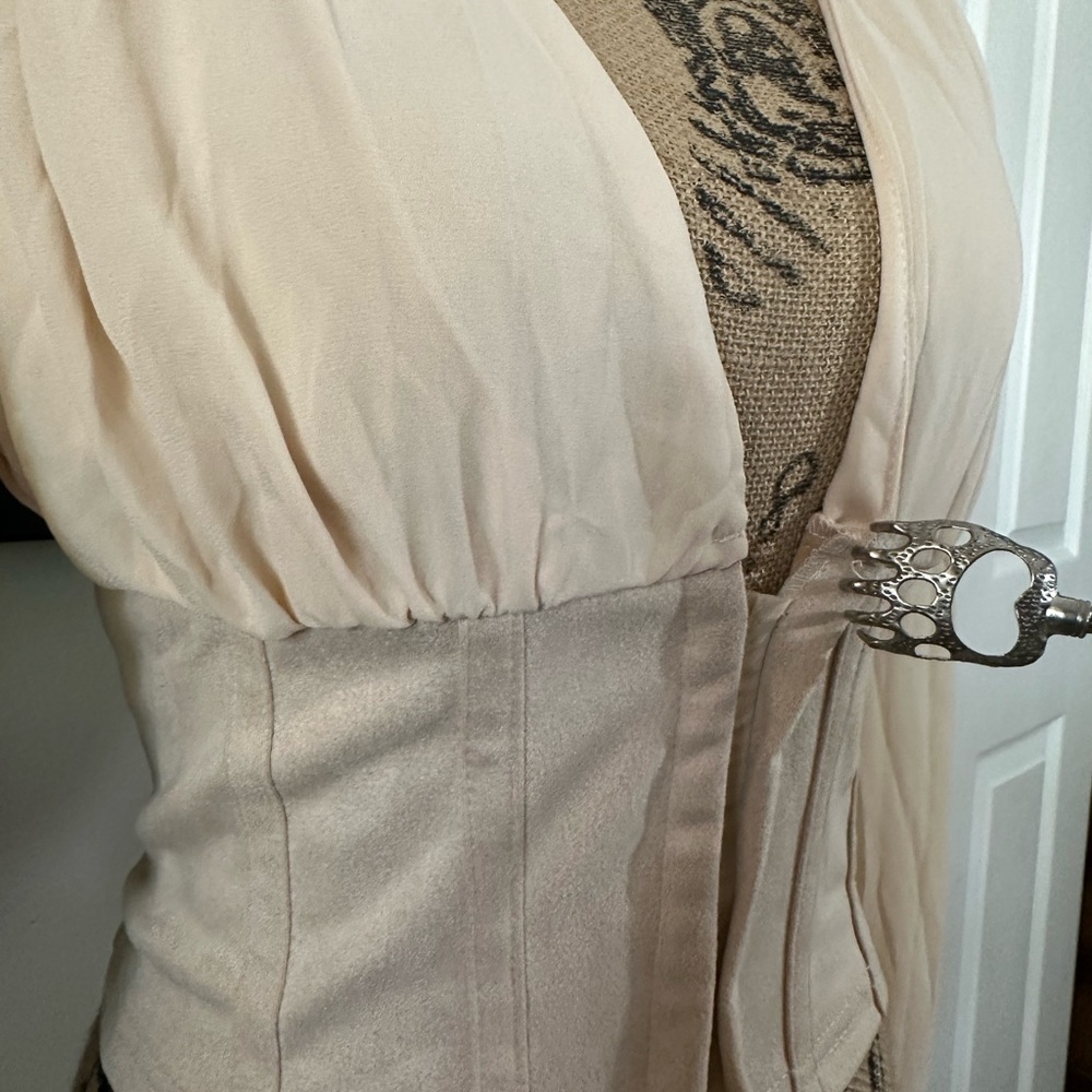 ๐Love X Design Long Sleeve Corset Top - Picture 9 of 16